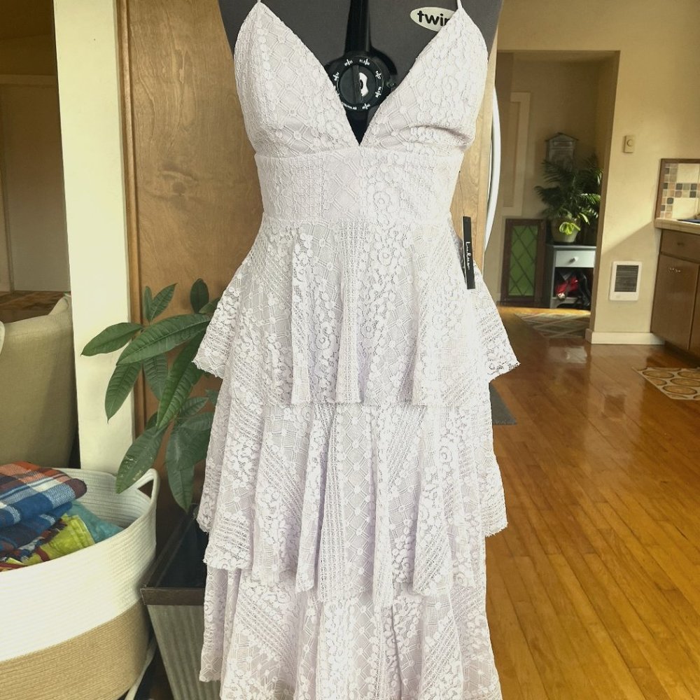 Lulus tiered lace dress | L | pastel purple